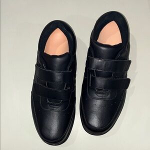 PW Minor Men’s 10W Black Velcro Shoes. New